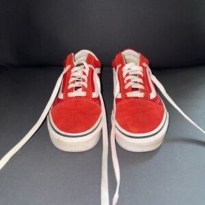 ❤️🥊RED VANS SNEAKERS SIZE USWOMENS 6‼️❤️